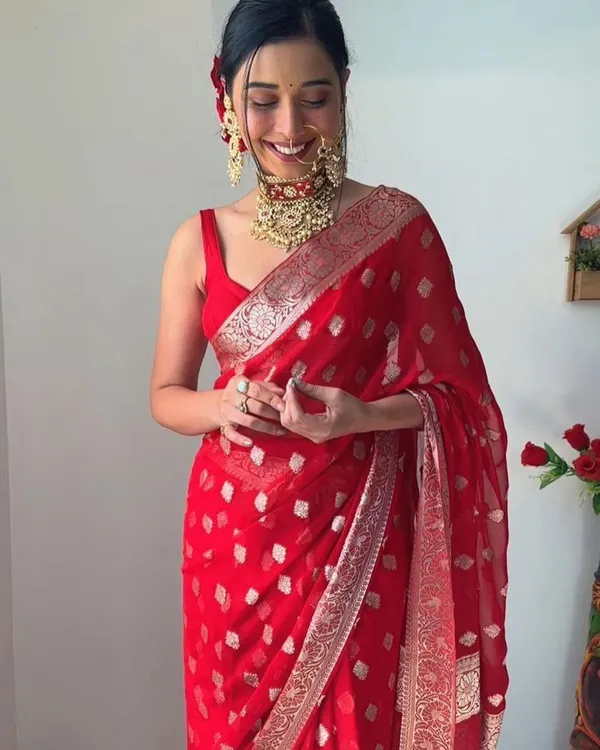 RED_TRENDY_SAREE_READY_TO_WEAR_1-MINUTE
